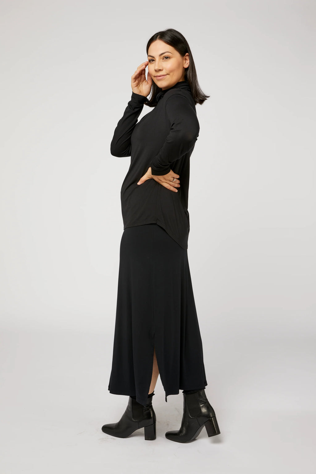 Long Panel Skirt- Black