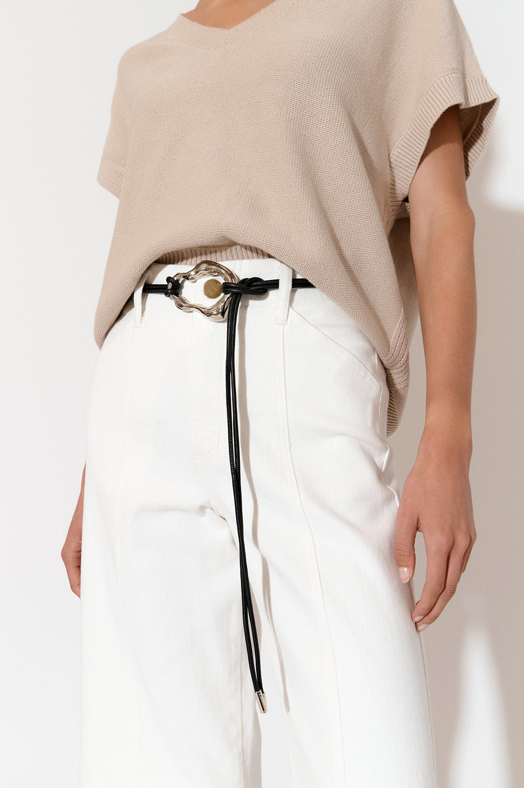 Pendant Detail Tie Belt